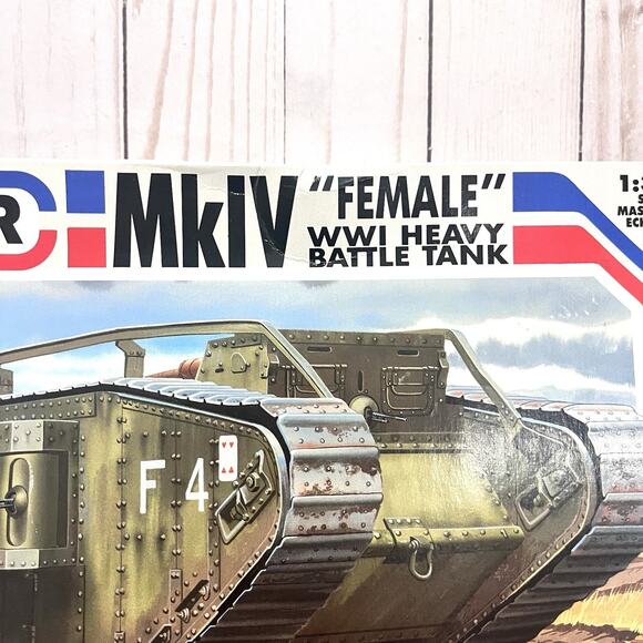 Emhar MkIV Female WWI Heavy Battle Tank Plastic Model Kit 1:35 EM4002 Imcomplete - Picture 2 of 11
